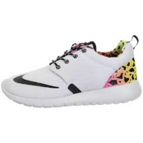 Nike Roshe One FB (GS) Running Trainers - Picture 1 of 10